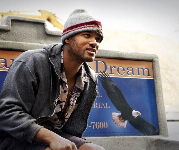 Superheld Will Smith is niet populair in Hanock