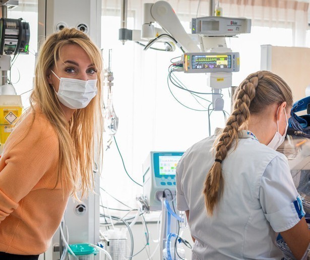 Anne-Mar Zwart maakt kwetsbaar programma Handen aan de Couveuse