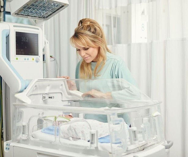 De ouders van Cas krijgen vreselijk nieuws te verwerken in Handen aan de Couveuse