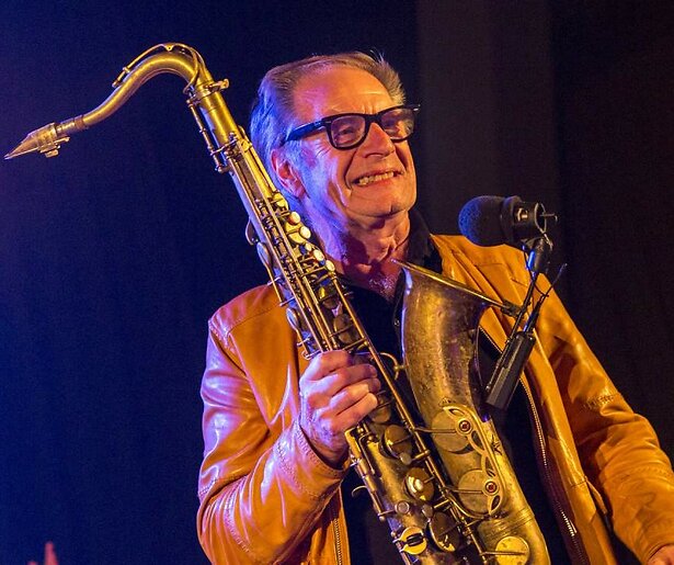 Hans Dulfer blikt in De Geknipte Gast terug op zijn veelzijdige carrièrre