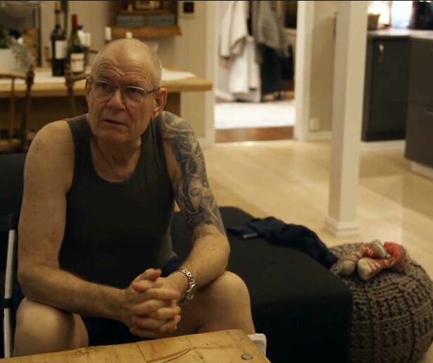 De TV van gisteren: Winter Vol Liefde-Hans probeert in ondergoed de dames te imponeren met zijn tattoos