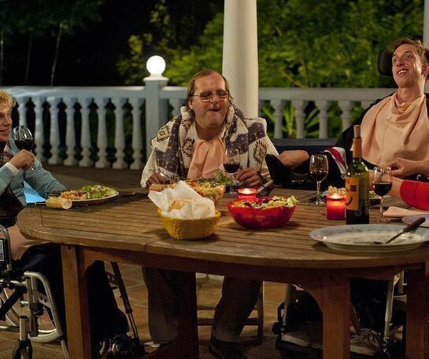 Een tragikomische roadtrip met drie gehandicapten