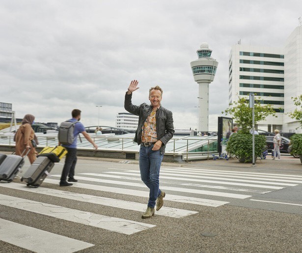 Weerzien met opa en oma in Hello Goodbye