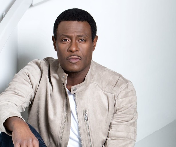 John Williams gaat in Help, Mijn Man Is Klusser langs bij een verbouwing die al vijftig jaar duurt