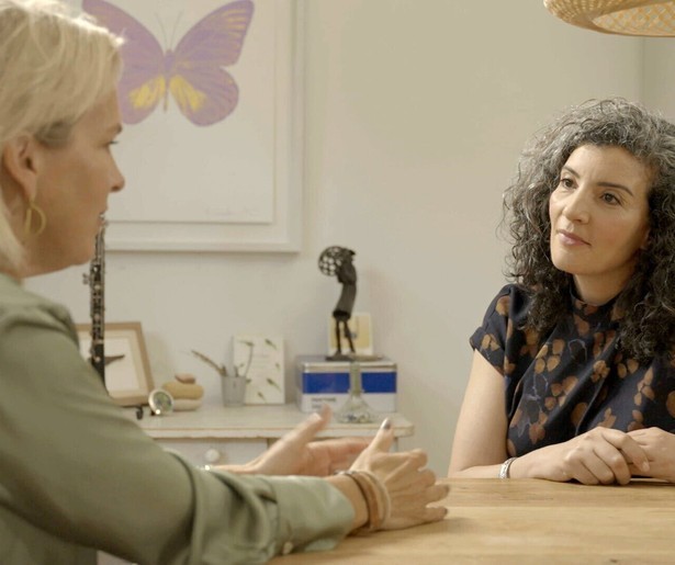 Nadia Zerouali houdt zich bezig met leegloop van de Kamer in Help! Wie Wil het Land Vertegenwoordigen?