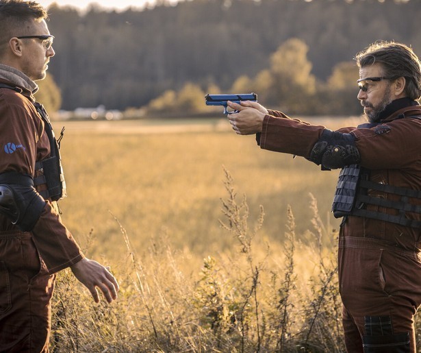 De spanning is om te snijden in Helsinki Syndrome