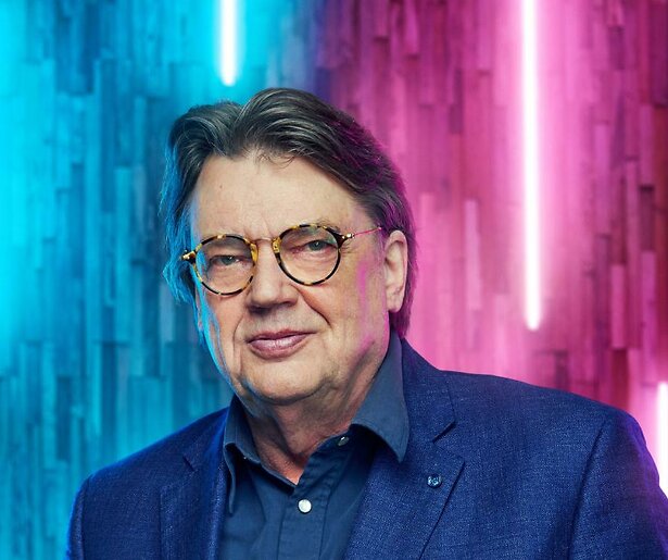 Henk Westbroek haalt herinneringen op aan Kinderen voor Kinderen in Het Jaar Van