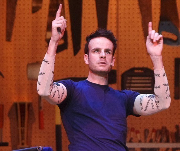 Henry van Loons absurdistische show Sleutelmoment te zien op NPO 3