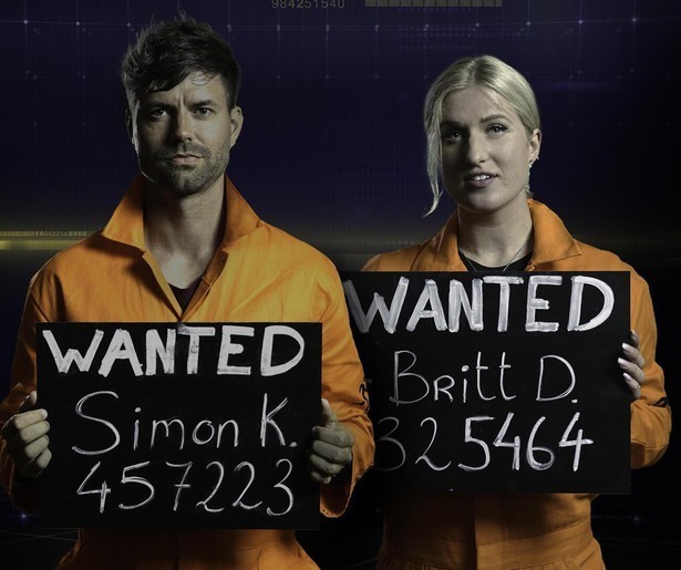 Simon Keizer en Britt Dekker proberen uit handen te blijven van StukTV in Het Jachtseizoen