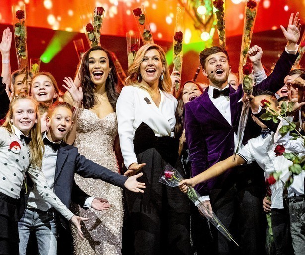 Kinderen zingen voor koningin Máxima