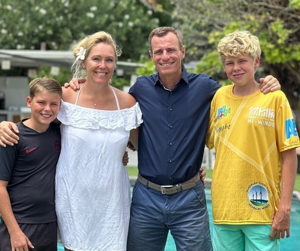 Dirk en Mariel uit Het Roer Om vertrekken met hun samengestelde gezin naar Aruba