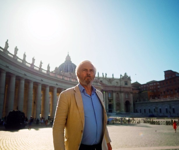 Huub Stapel maakt een uitstapje naar Vaticaanstad in Het Vuur van de Friezen