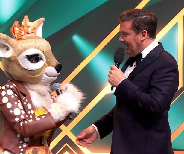 Welke BN'er gaat er schuil in het pak van Het Hert in The Masked Singer 2023?