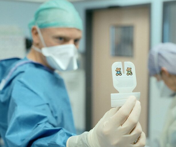 De zevenjarige Boet bereidt zich voor op een grote operatie in Het Kinderziekenhuis