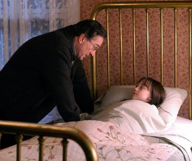 Robert De Niro wordt geterroriseerd door zijn eigen dochter in Hide and Seek