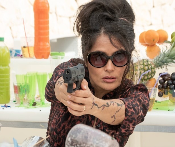 Salma Hayek maakt het Ryan Reynolds niet makkelijk in Hitman's Wife's Bodyguard
