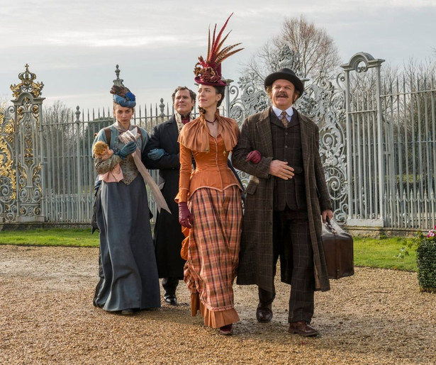 Will Ferrell en John C. Reilly beschermen een koningin in Holmes & Watson