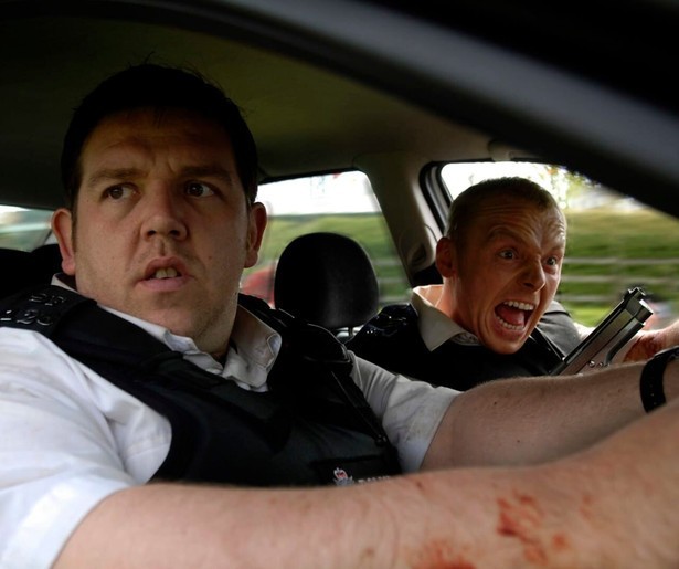 Simon Pegg en Nick Frost hebben opeens iets te doen in Hot Fuzz