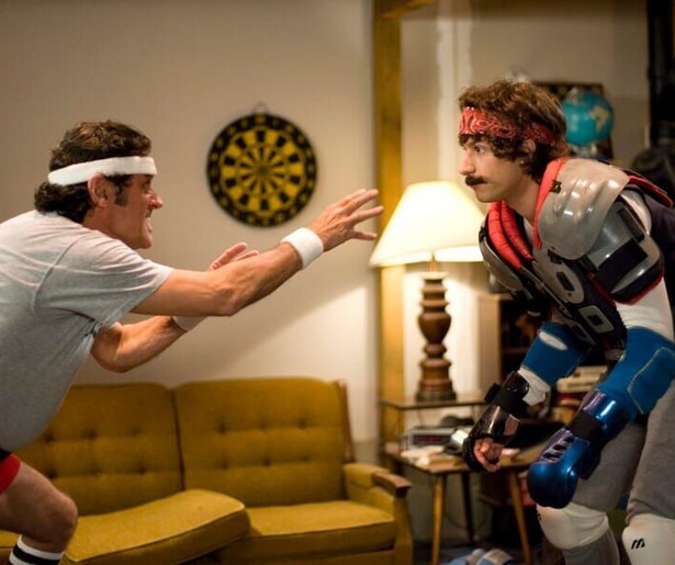 Andy Samberg is een slechte stuntman in Hot Rod