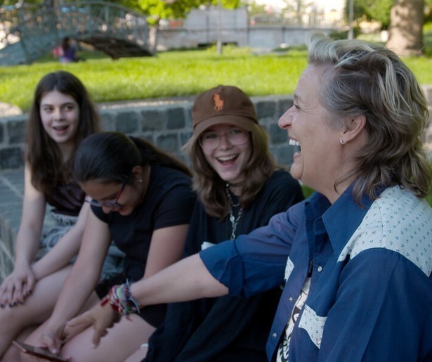 Margriet van der Linden reist af naar Hongarije