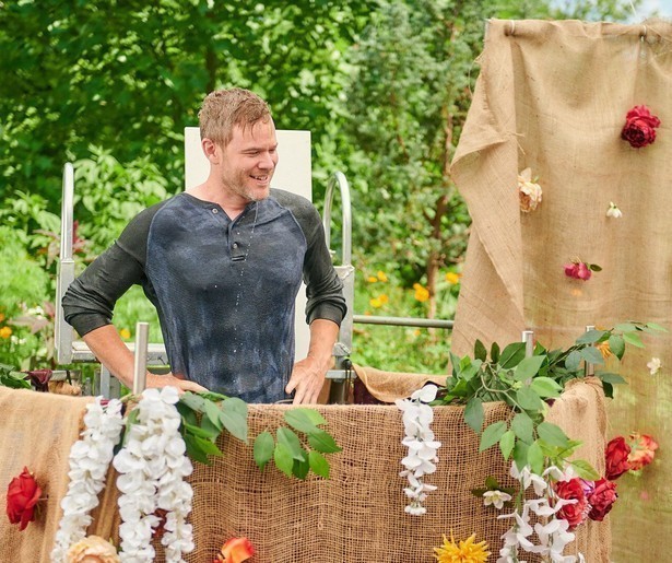 Op zoek naar de ware in How to Find Forever