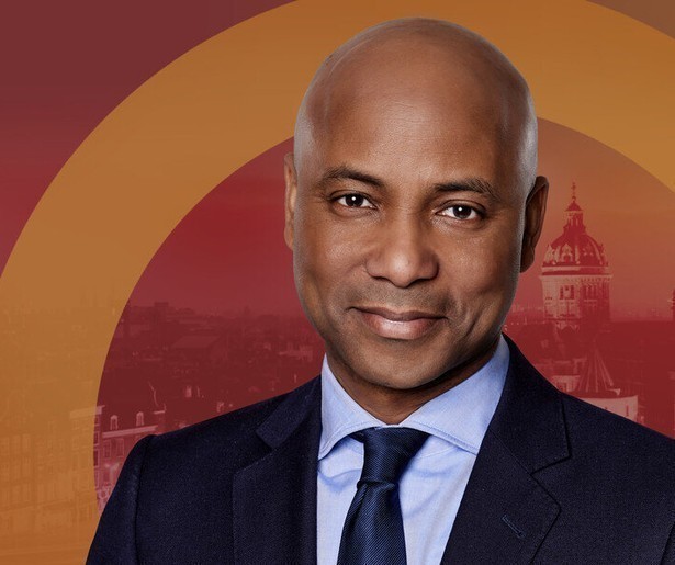 Humberto Tan onthult en ontvangt de genomineerden van de Televizier-Ring Impact 2023