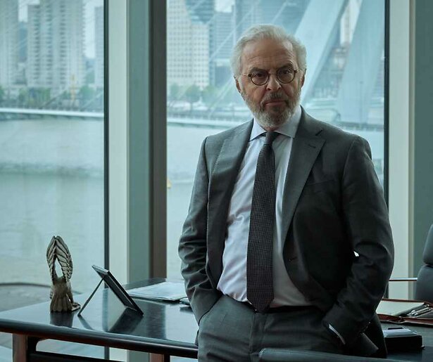 Hoe neemt Huub Stapel afscheid in het seizoensslot van Flikken Rotterdam?