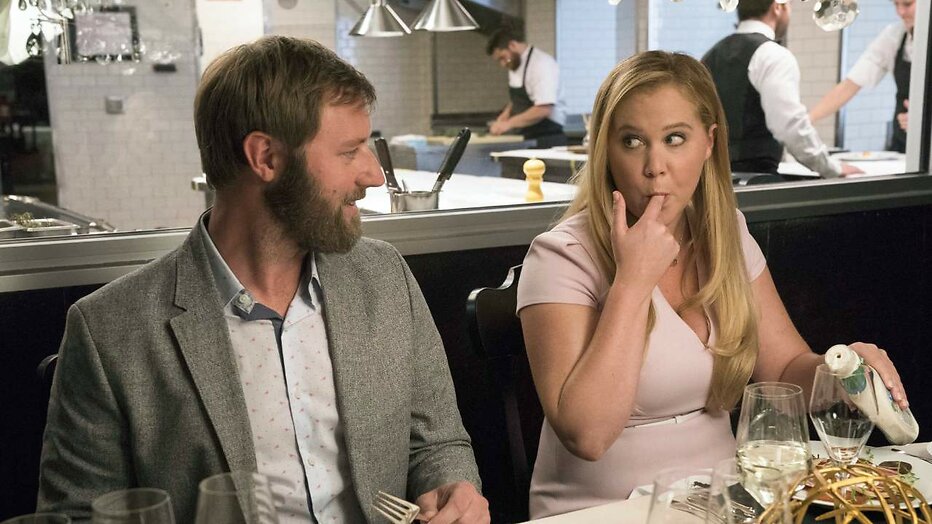 Amy Schumer en Rory Scovel in I Feel Pretty Amy Schumer en Rory Scovel in I Feel Pretty