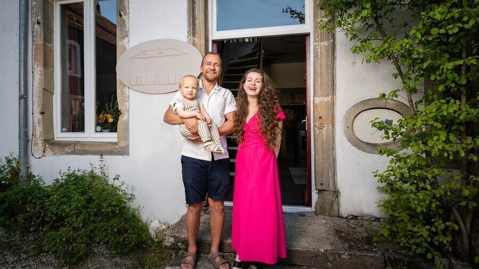Thomas, Pauline en baby Otis in Ik Vertrek Thomas, Pauline en baby Otis in Ik Vertrek