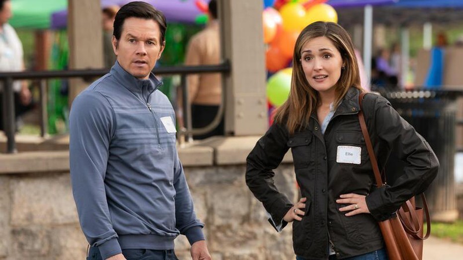 Rose Byrne en Mark Wahlberg als adoptieouders Rose Byrne en Mark Wahlberg als adoptieouders