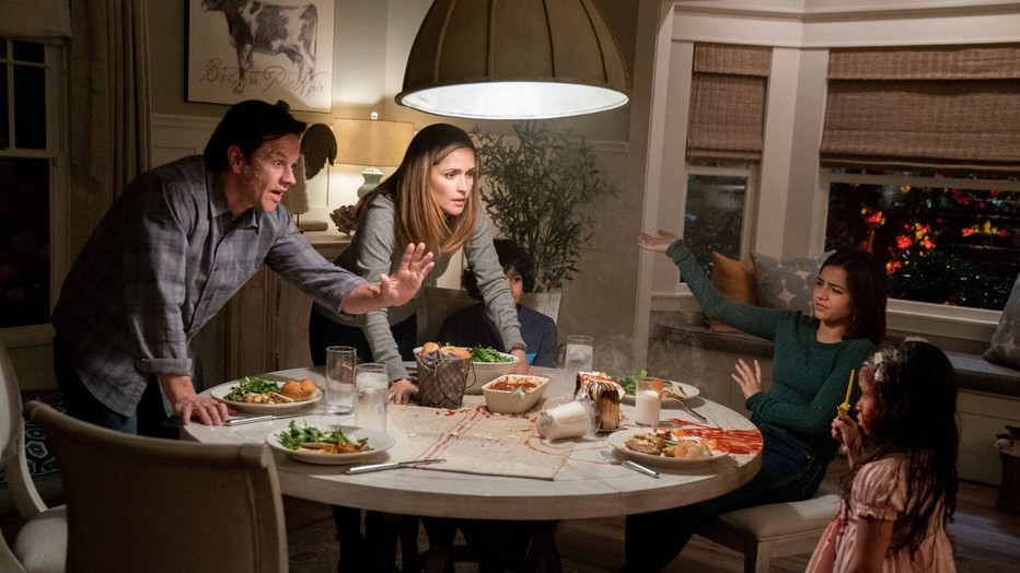 Mark Wahlberg en Rose Byrne in Instant Family