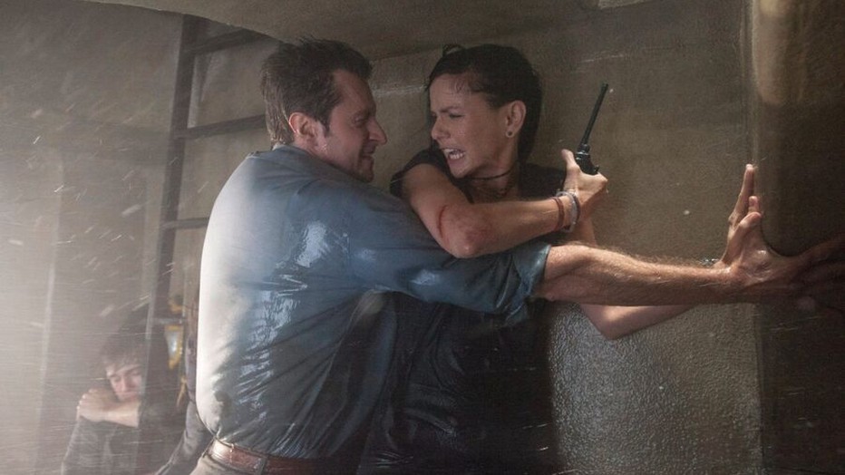 Richard Armitage en Sarah Wayne Callies in Into the Storm