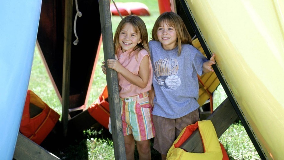 Mary-Kate Olsen en Ashley Olsen in It Takes Two