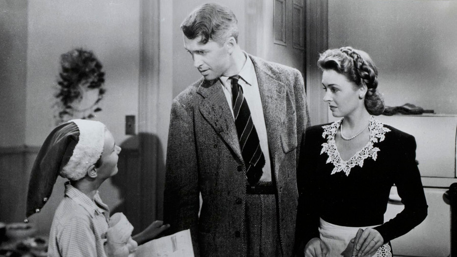 James Stewart en Donna Reed in It's a Wonderful Life