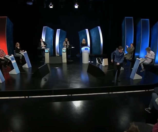 Spektakel: Kandidaat spelshow gaat door het lint na verlies