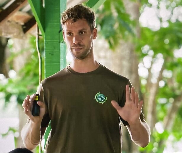 Kijkers verbaasd: B&B Vol Liefde-deelnemer duikt op in Kamp van Koningsbrugge 