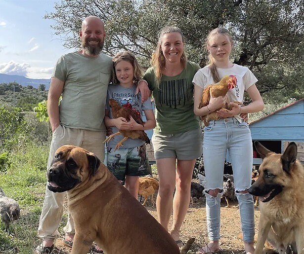 De TV van gisteren: Ik Vertrek-avontuur familie Lemmers blijft kijkers scoren