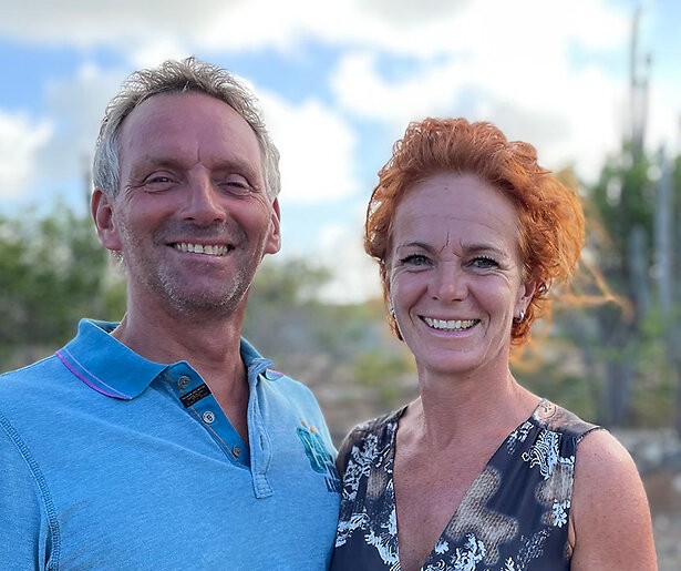 Medische problemen nekken Nicole en Manuel in Ik Vertrek