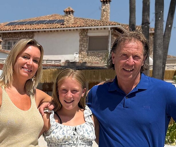 De TV van gisteren: 1 miljoen kijkers vol lof over Ik Vertrek-deelnemers Simoon en Arrie