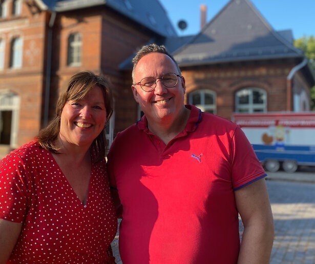 Ik Vertrek-sterren Ingrid en Edward: ’Nog 29.000 overnachtingen en dan zijn we uit de kosten’