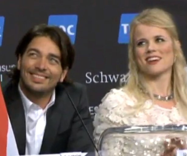 Koude oorlog tussen Common Linnets Ilse en Waylon