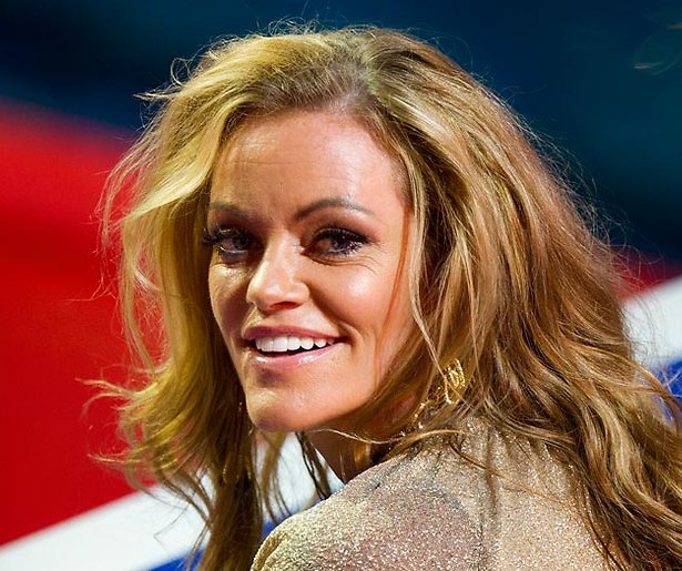 Inge de Bruijn, John de Wolf en Fajah Lourens in Helden door de modder VIPS