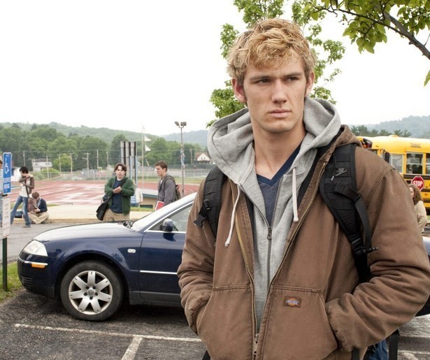 Het leven van Alex Pettyfer is in gevaar in I Am Number Four
