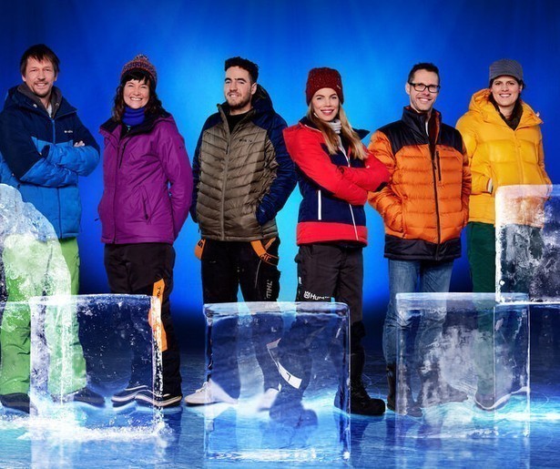 John de Bever en Emma Wortelboer helpen een handje in IJsmeesters: Een Koud Kunstje