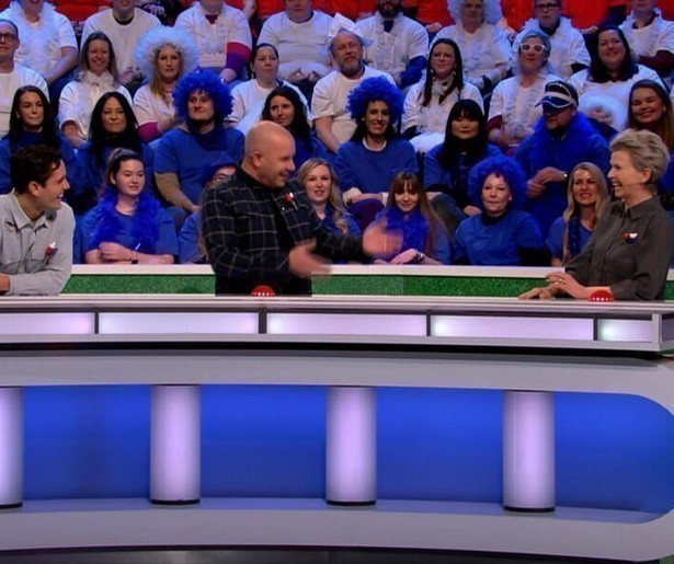 Anita Witzier en Floris Göbel staan Jeroen van Koningsbrugge bij in Ik Hou van Holland