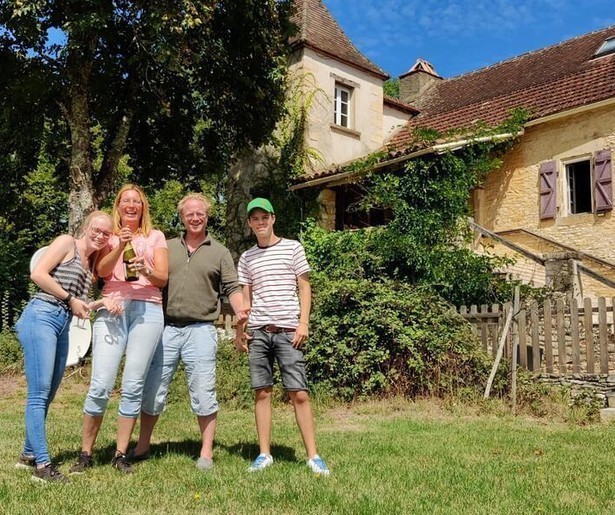 Familie Van Veen vertrekt naar Frankrijk