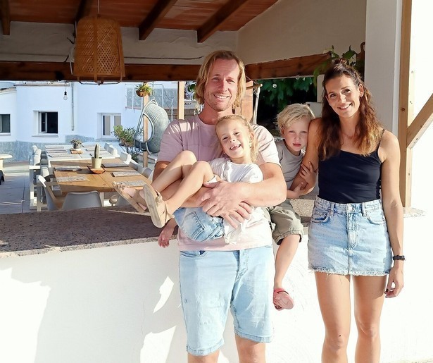 Steven en Loes vertrekken zonder plan naar Spanje in Ik Vertrek