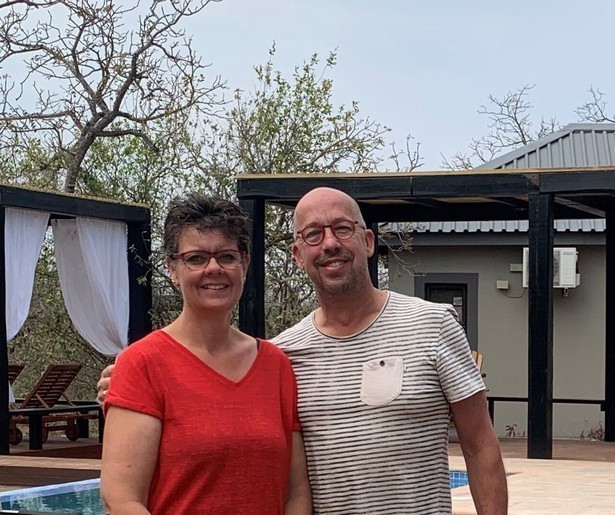 Edwin en Kirsten moeten wennen aan al die wilde dieren in Ik Vertrek