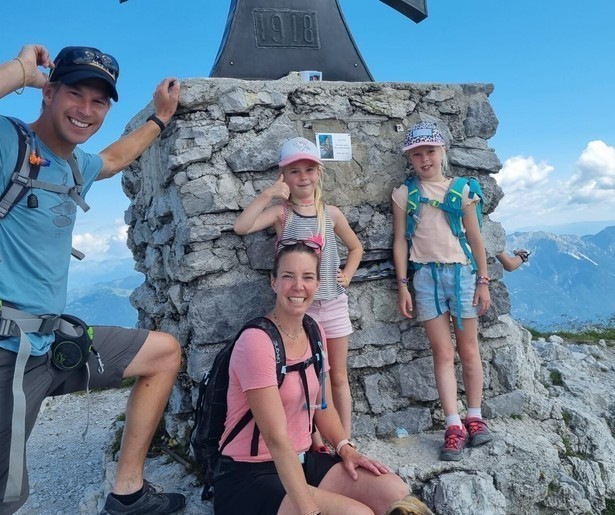 Het zit de familie de Jong niet helemaal mee in Ik Vertrek
