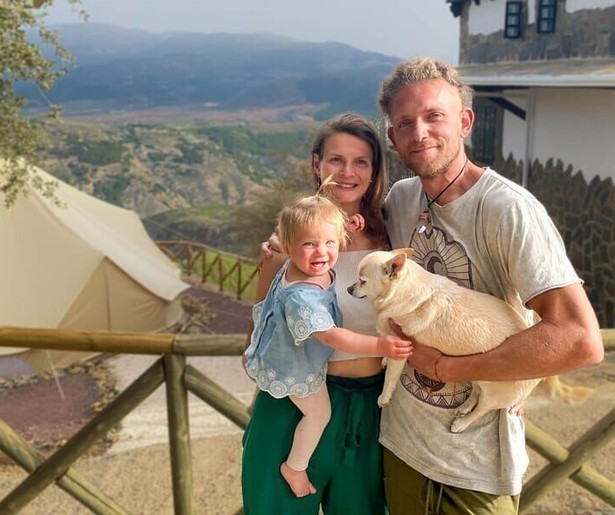 Utopia-koppel Adriaan en Barbara laten hun Spaanse optrekje zien Ik Vertrek